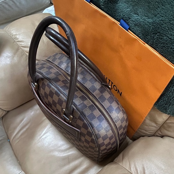 Authentic Louis Vuitton Nolita gm in DE - Picture 11 of 13